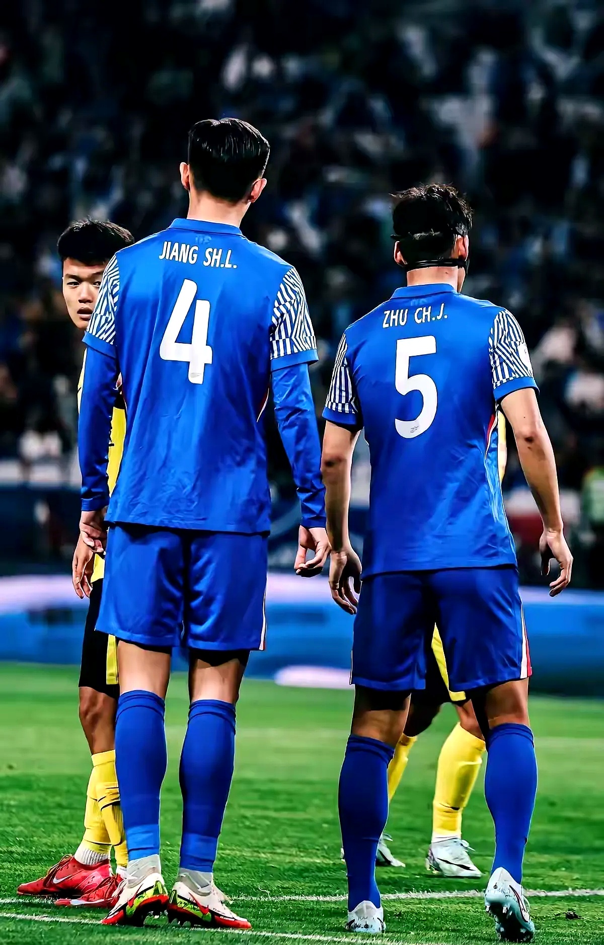 国际比赛日突围战来临；上海申花围绕全明星赛回应争议；引发热议；训练强度明显提升 -爱游戏体育入口