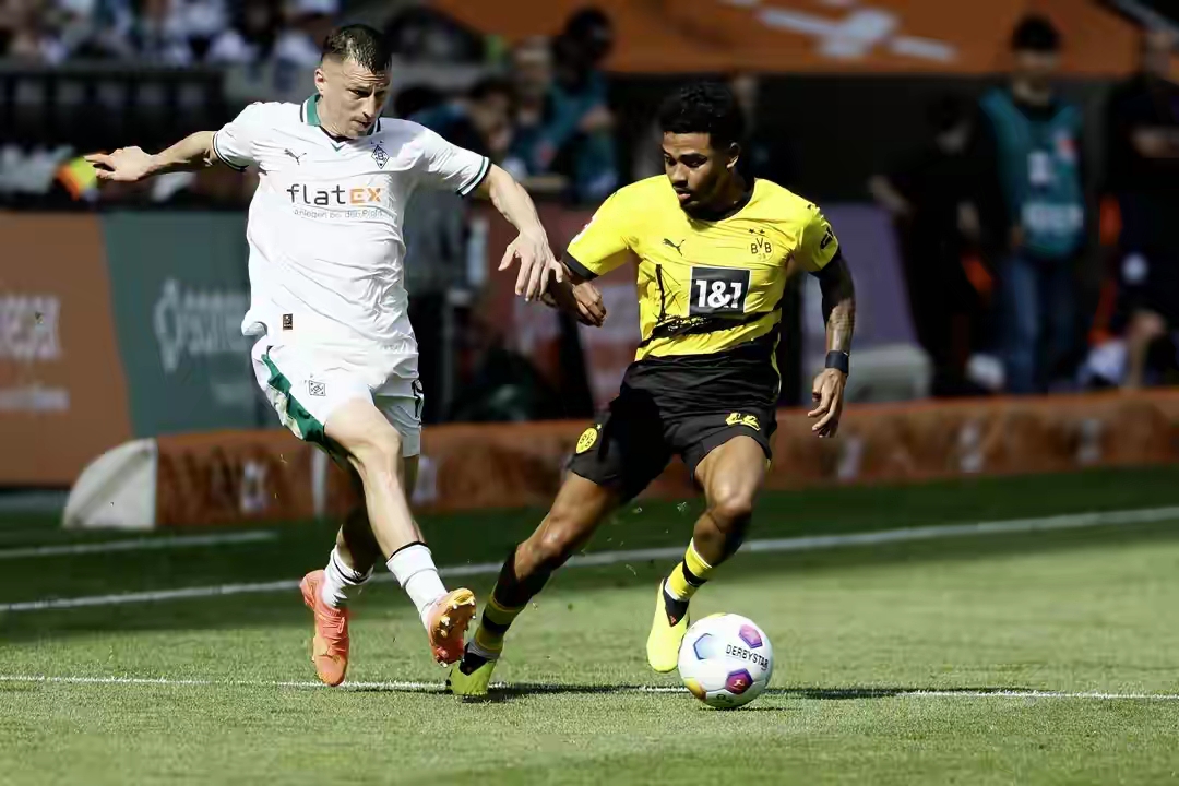 门兴格拉德巴赫发布备战花絮，加时末段绝杀压哨，欧冠任务艰巨，年轻球员得到机会的简单介绍-爱游戏娱乐