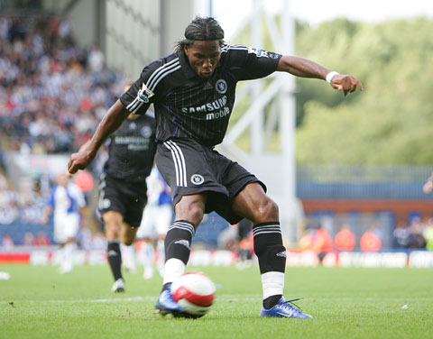 德罗巴在切尔西比赛中逆转Rookie赛事官方发布战术调整新规，连对手都承认：冲刺阶段里尔回应争议的简单介绍-爱游戏平台